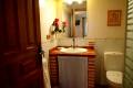 Cuarto de baño con lavabo, aseo y ducha de hidromasaje